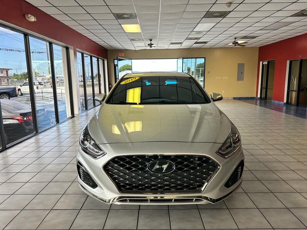 2019 Hyundai Sonata Sport's photo