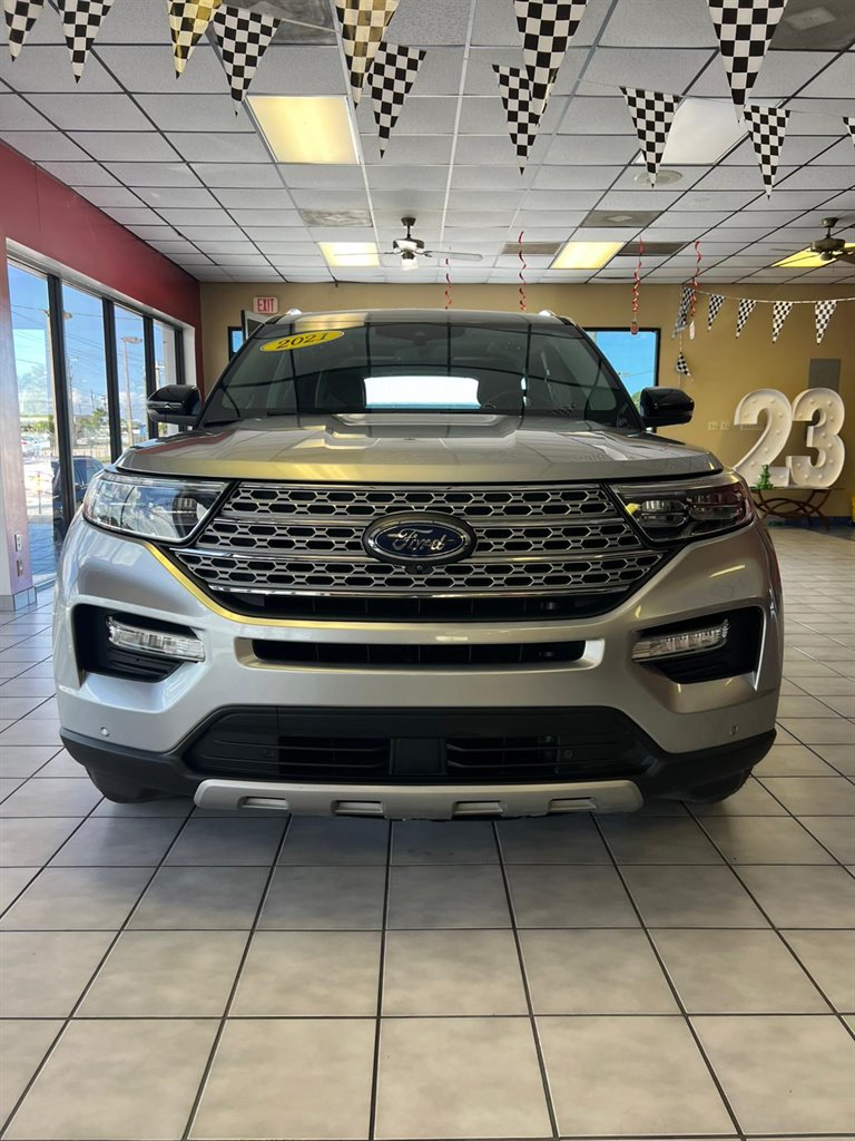 2021 Ford Explorer Limited's photo