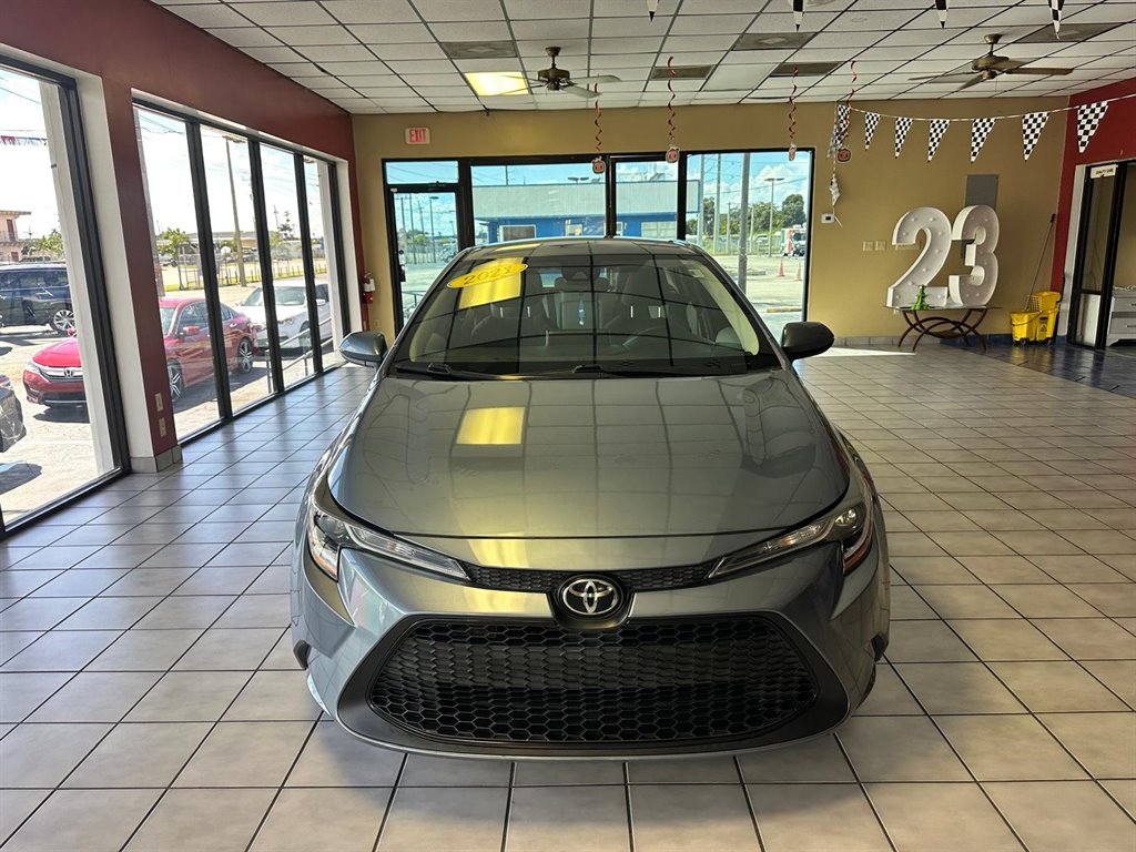 2021 Toyota Corolla LE's photo