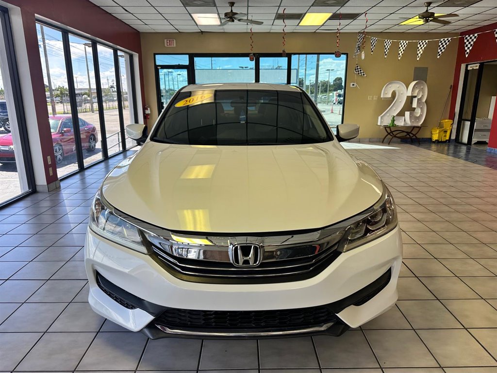 2016 Honda Accord LX's photo